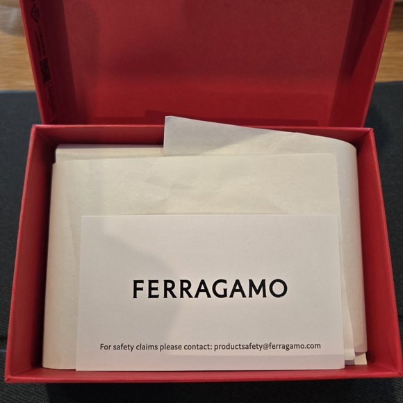 Ferragamo Black Leather Credit Card Wallet - Picture 3 of 8